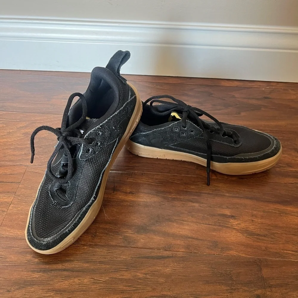 NWOT Nike Kids SB Day One Skate Shoe Black and Gum color Sneakers-Size 4.5